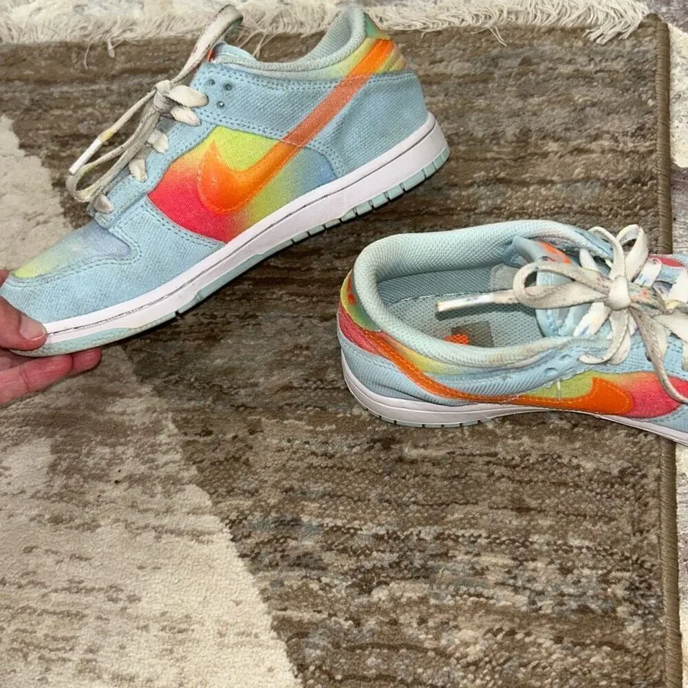 Nike low dunk heat map girls sz 2.5